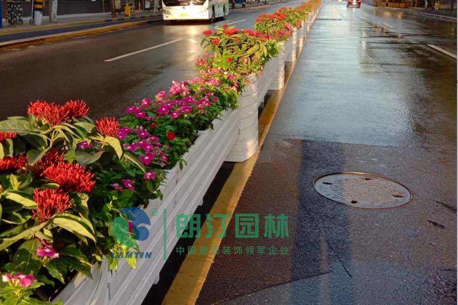 上海進(jìn)博會道路綠化花箱