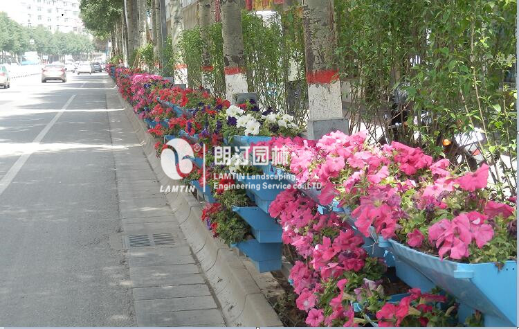 護(hù)欄綠化之梯形護(hù)欄綠化花盆